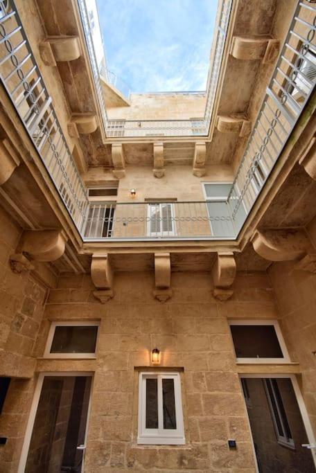 Vallettastay Old Lodge Apartment 4 Екстериор снимка